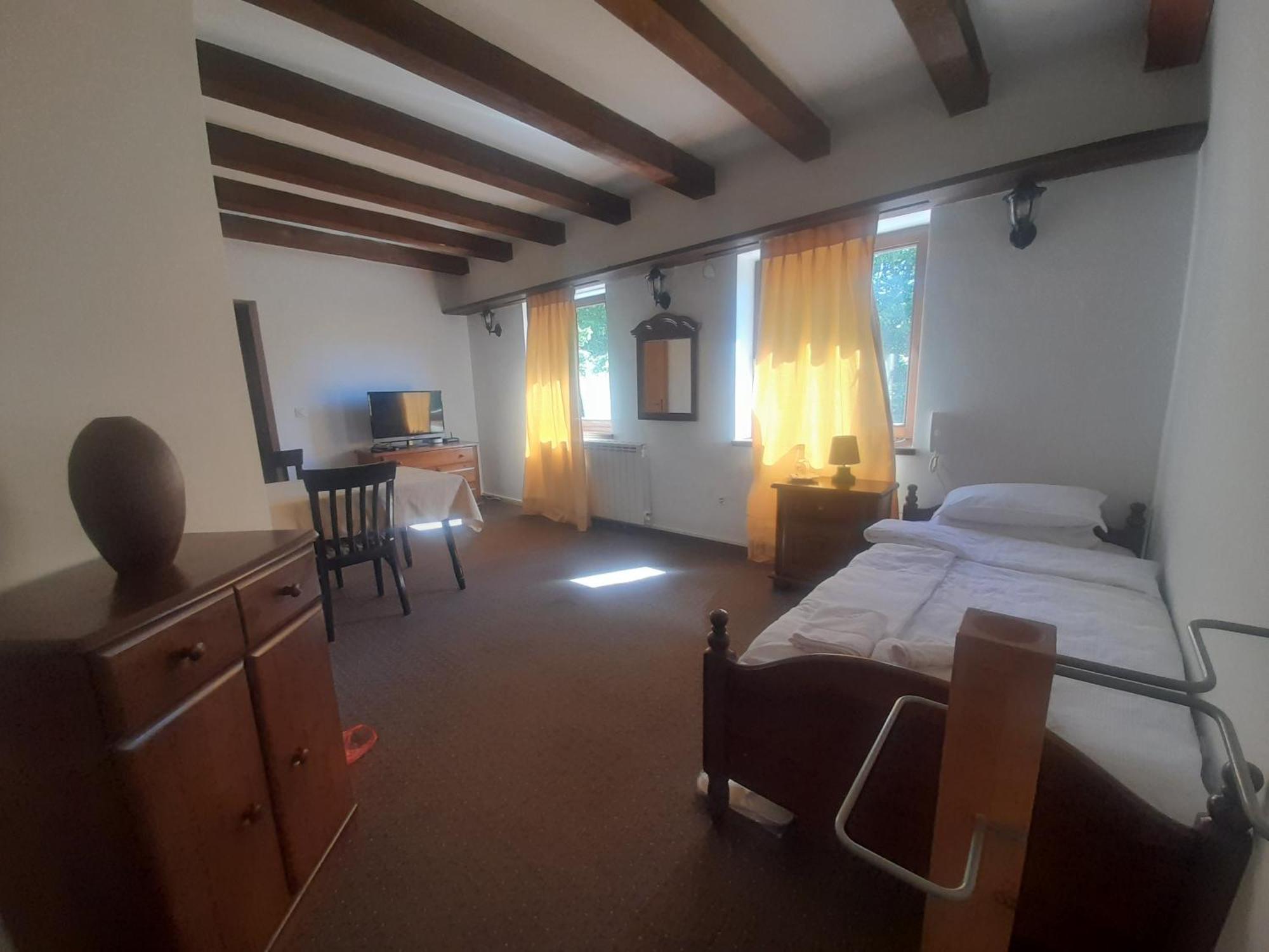 Hotel Teuta Palace Dom Faletici à Sarajevo Extérieur photo